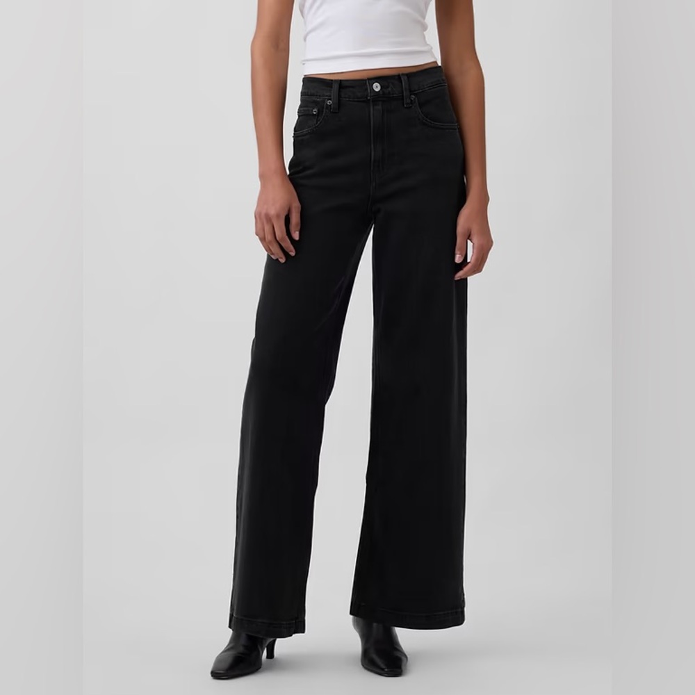 GAP | High-Rise Stride Wide Leg Jeans  in Washed Black | Size 26P